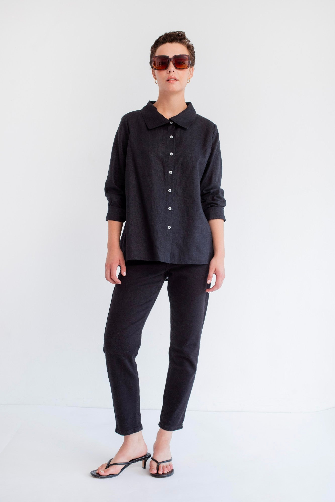 חולצה פקחית - שחור