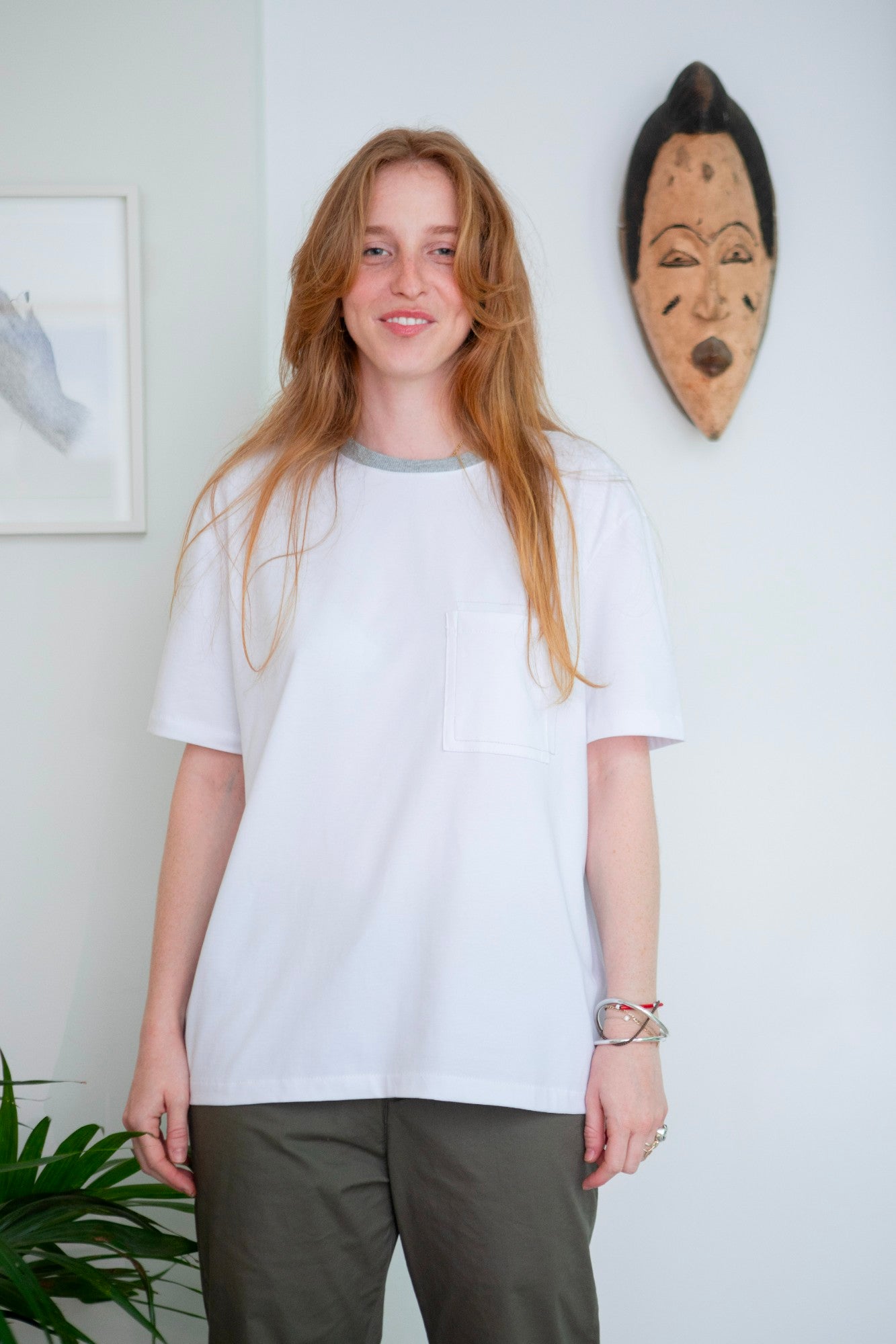 חולצה unisex ארז - לבן