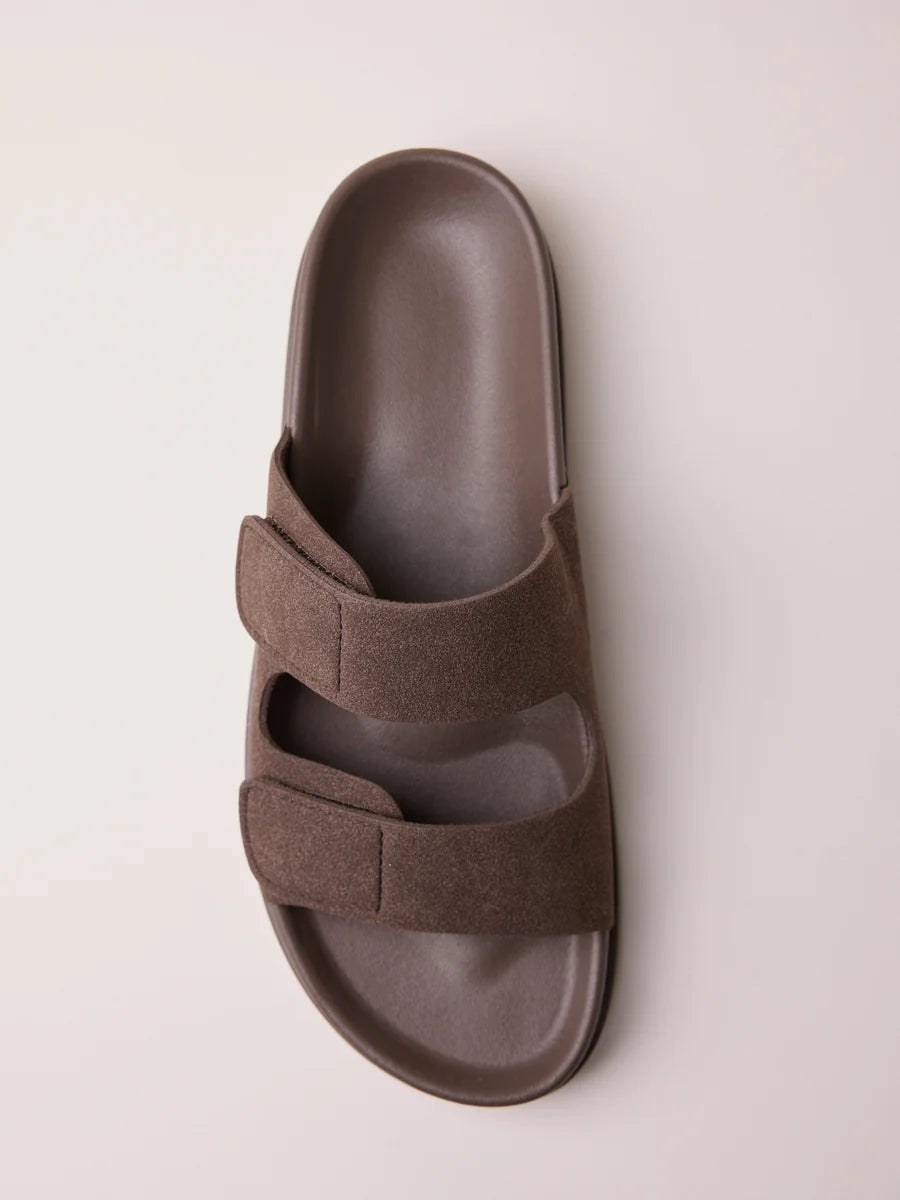 kumi Two strap slides - חום