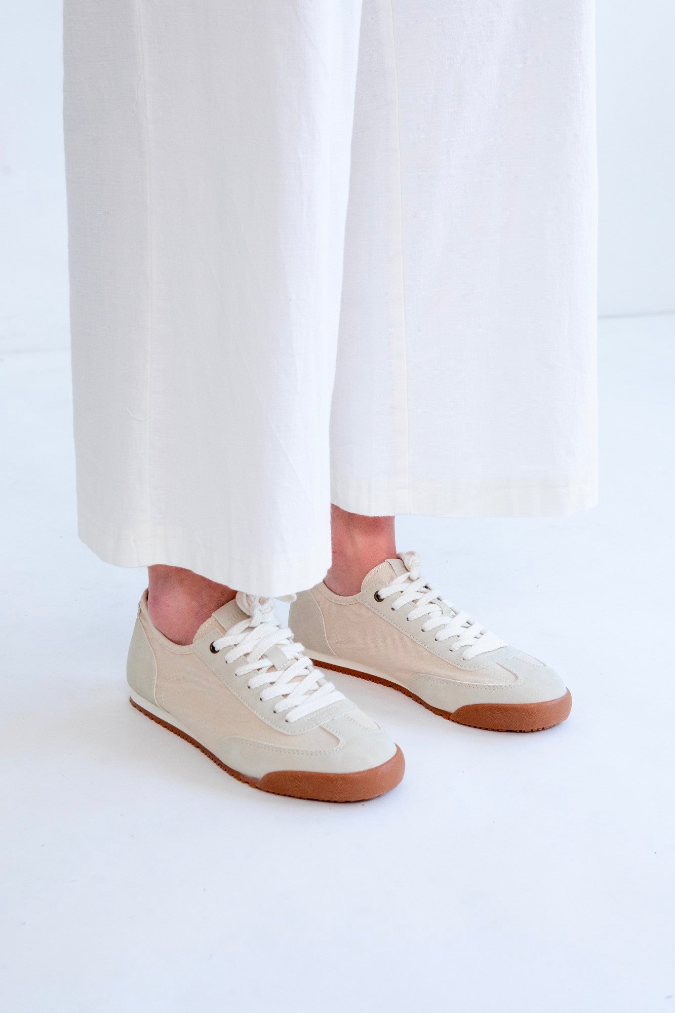 kumi Airy sneakers  - אבן
