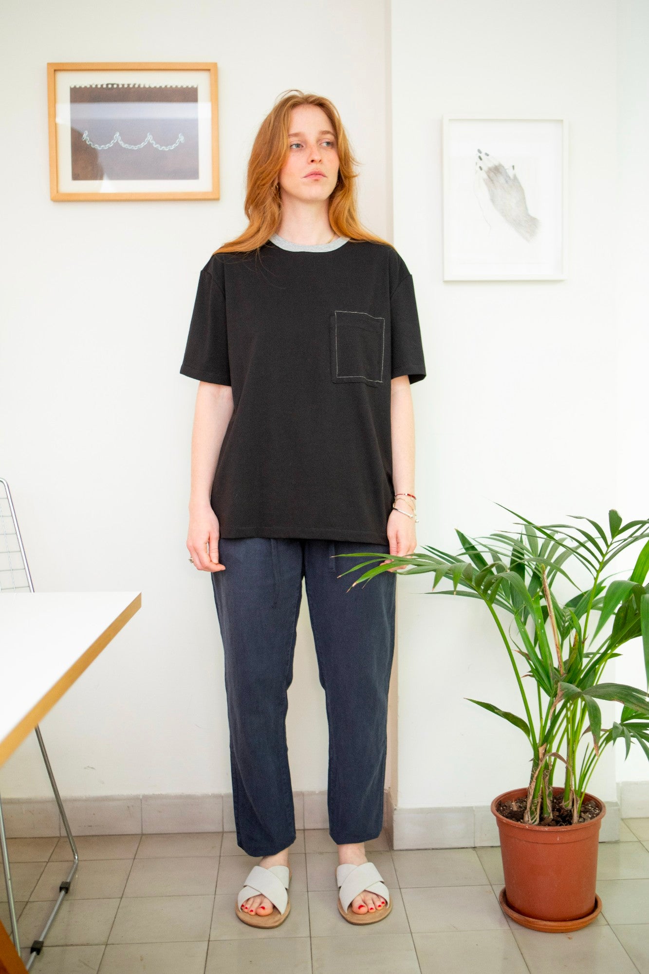 חולצה unisex ארז - שחור