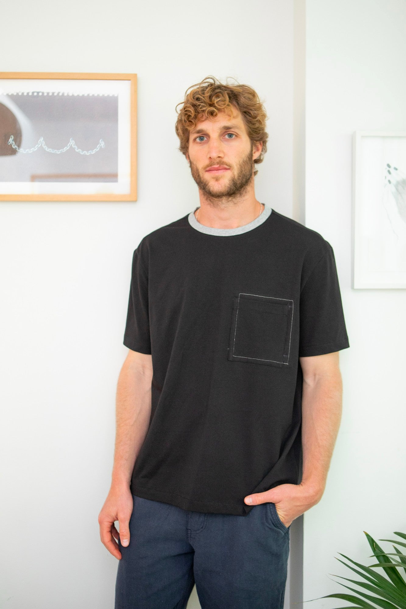 חולצה unisex ארז - שחור