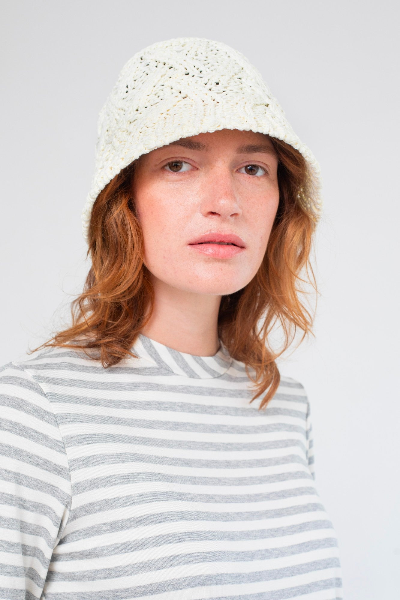 כובע מסוגנן - שמנת